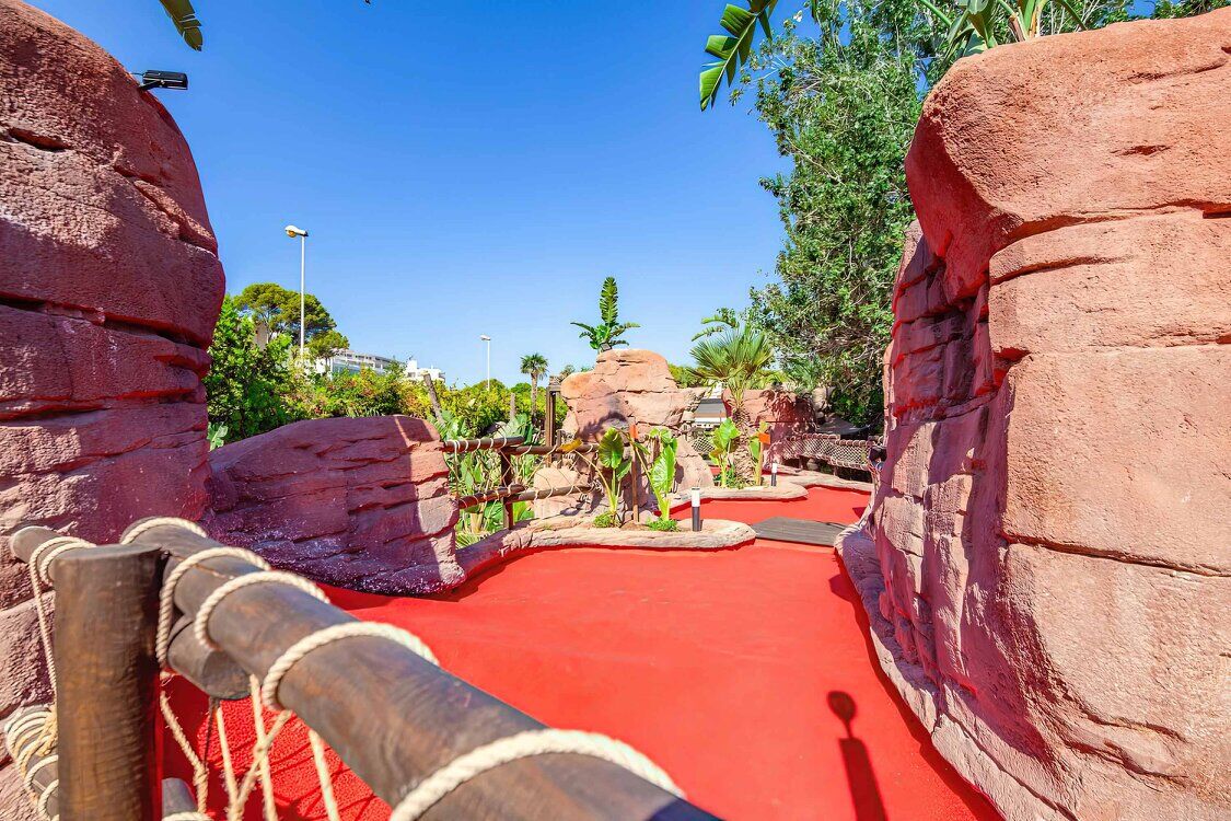 THE LOST ISLAND MINIGOLF MALLORCA